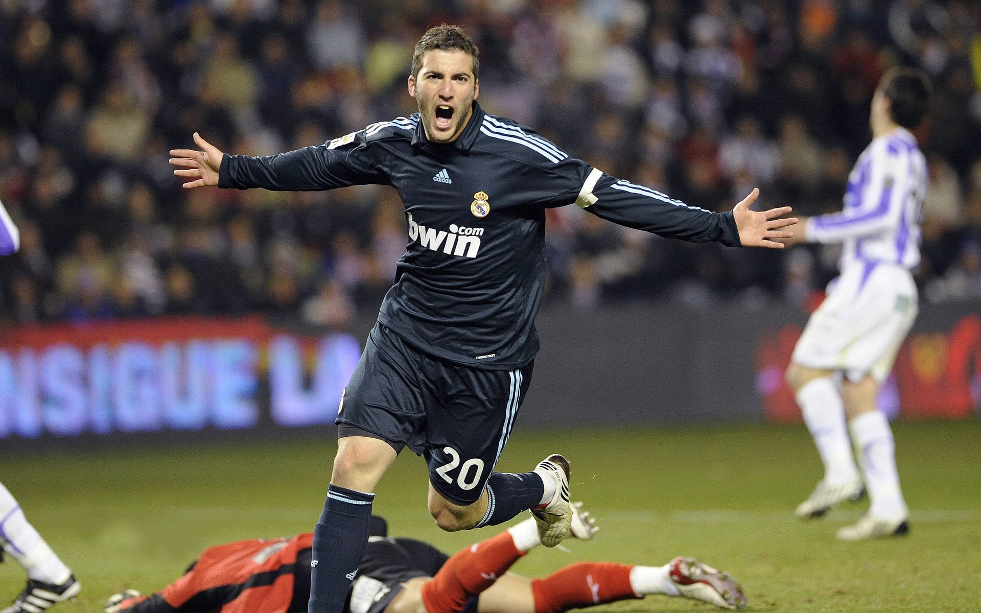 顶级赛事落地带动区域体育基础设施加速完善，大型体育赛事与城市发展