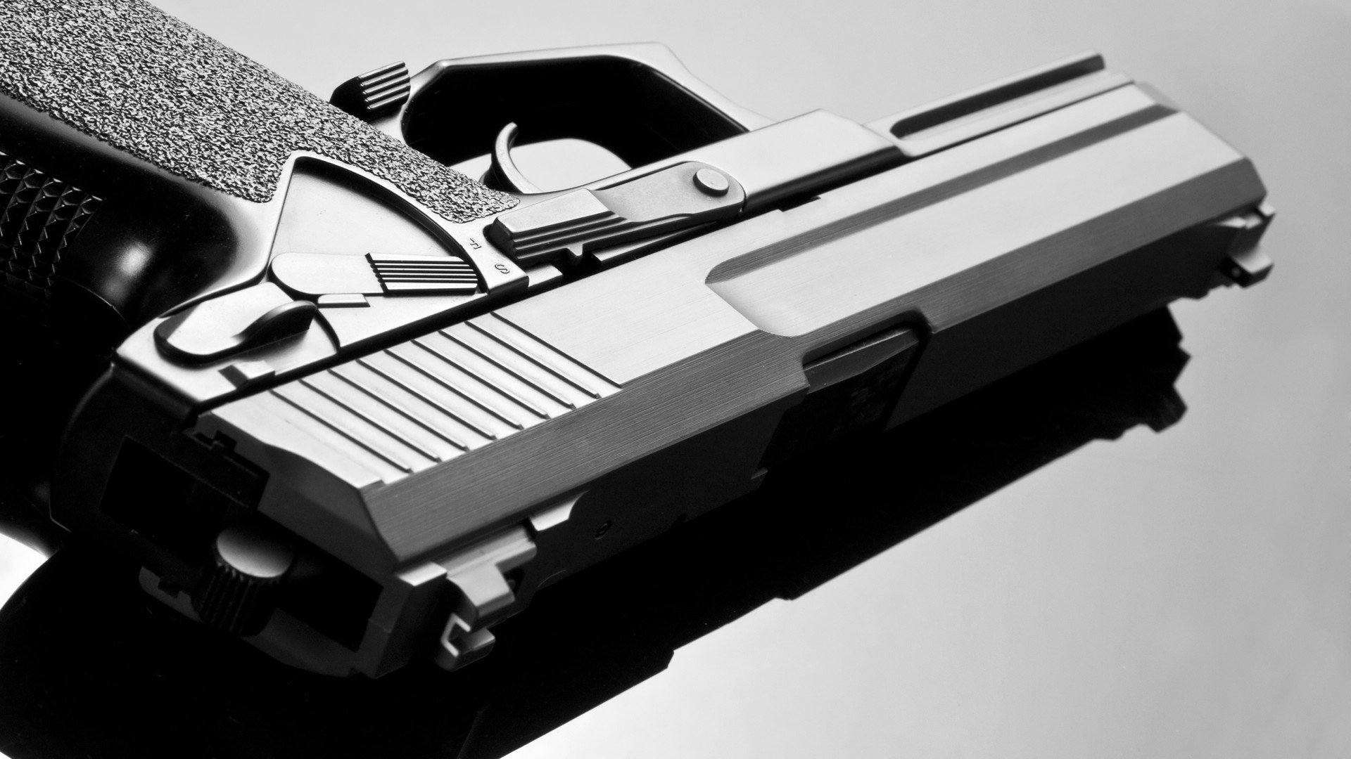 哥伦比亚骑手桑地亚哥·卡多纳在2024年巴黎奥运会盛装舞步比赛中以“Dostojewski”马匹获得第15名,展现坚韧精神。